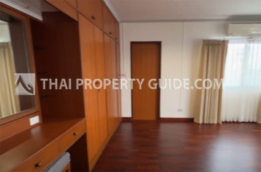 Apartment in Phaholyothin 